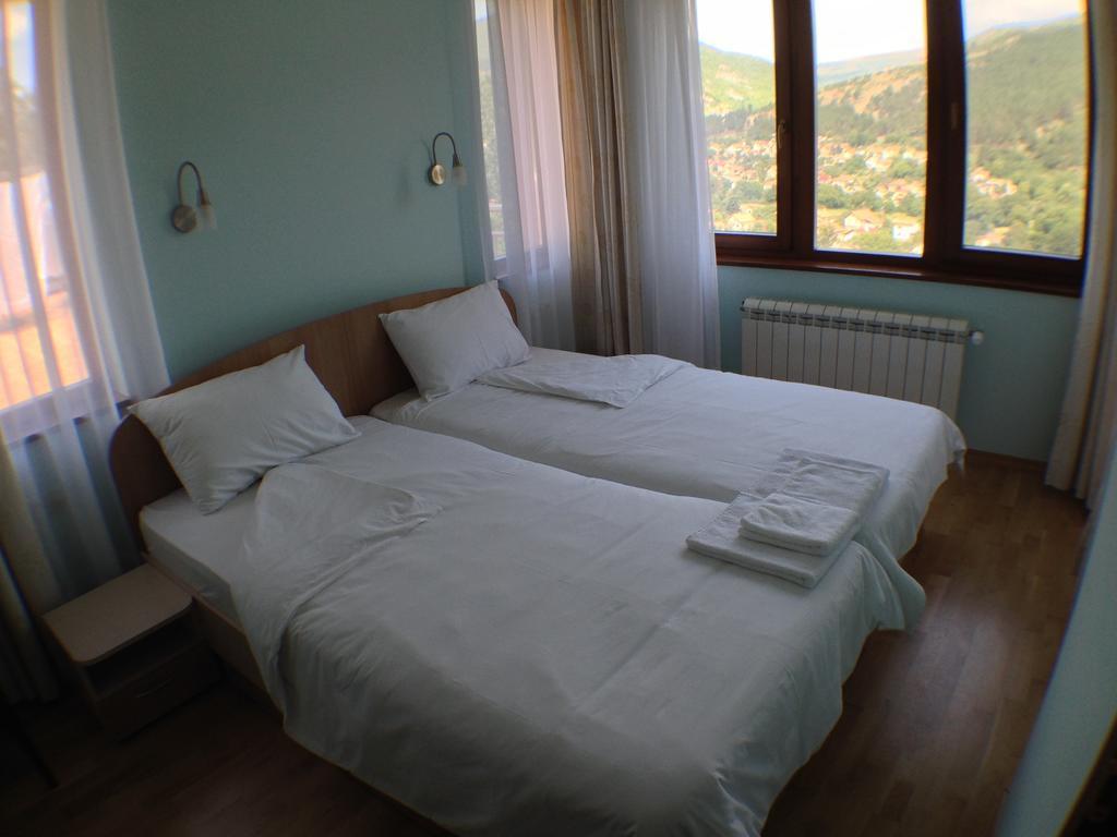 Mala Planina Guest House Iskrets Exterior photo