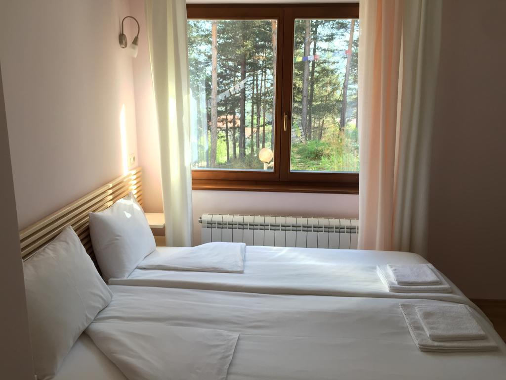 Mala Planina Guest House Iskrets Exterior photo