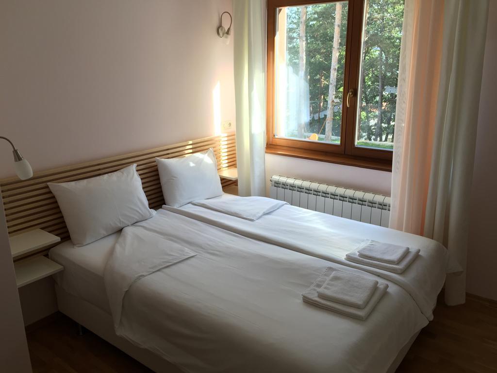 Mala Planina Guest House Iskrets Exterior photo